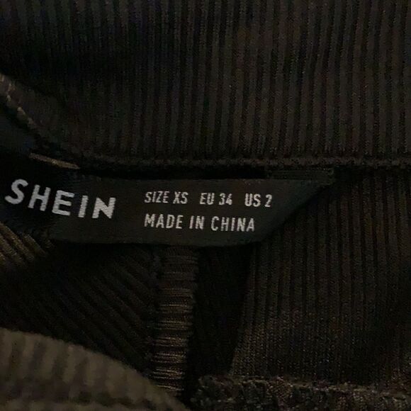 Shein black collared halter top front buttons ribbed material size x small - Picture 6 of 7